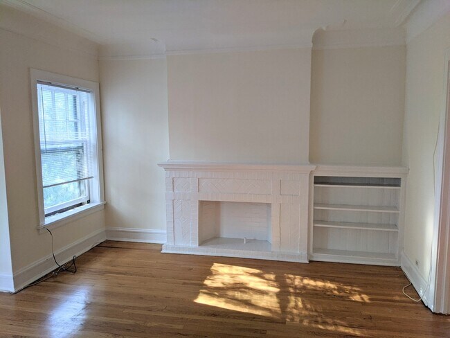 Building Photo - 731 Hinman Ave Unit 3W