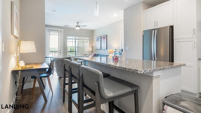 Photo - 3060 Southcreek Blvd Unidad 10-206