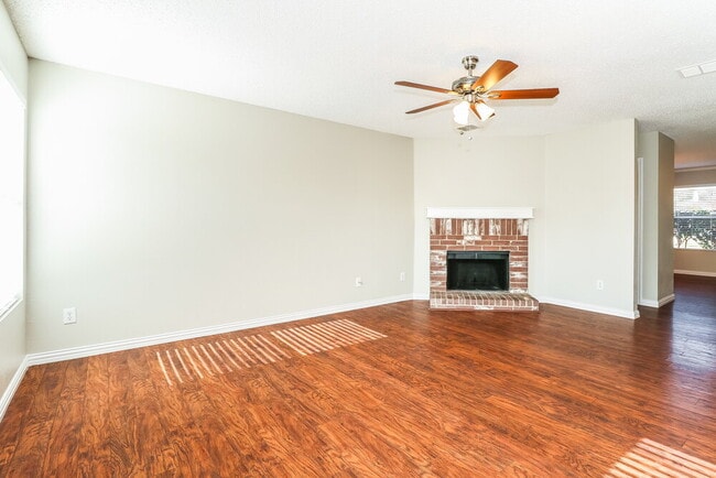 Photo - 2036 Navada Way