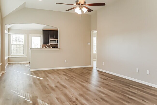 Photo - 323 Sea Breeze Dr