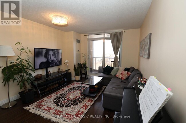 Photo - 18 Kenaston Gardens Unit 901