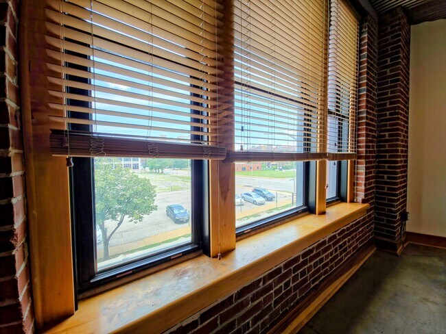 Photo - 2207 Washington Ave Unit 213