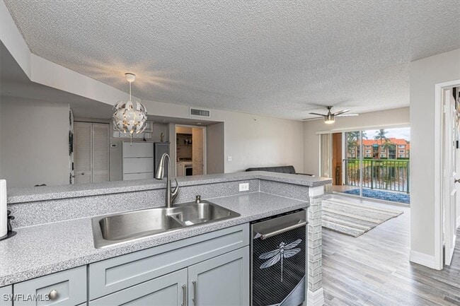 Photo - 1205 Wildwood Lakes Blvd Unidad 206