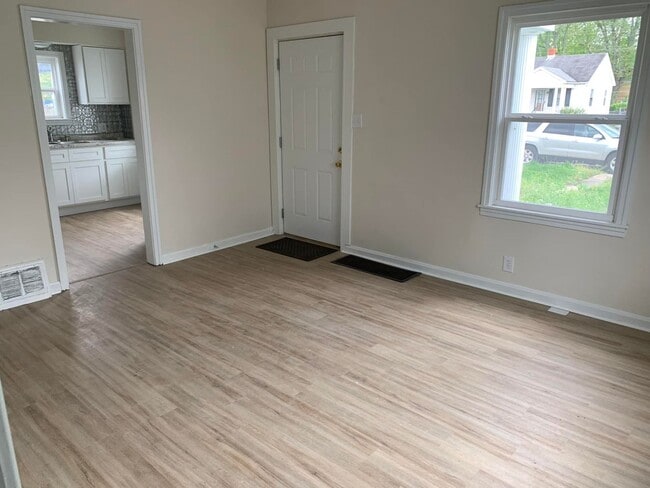 Photo - 1116 E Gum St