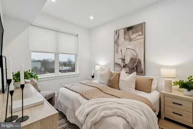 Photo - 30 W Allens Ln Unit 320