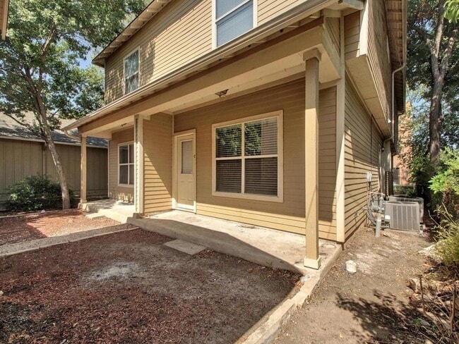 Building Photo - 2906 Pearl St Rental