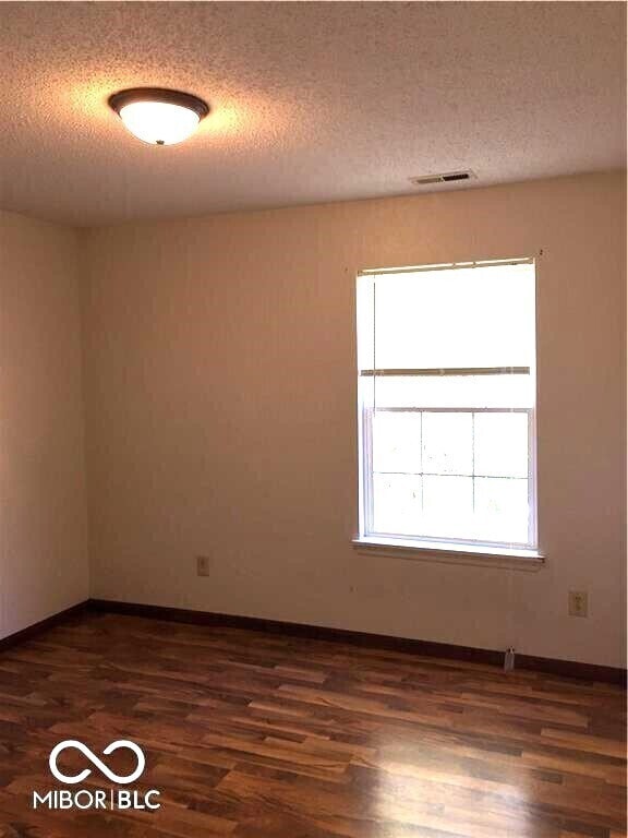 Photo - 4539 Riverbrook Ln