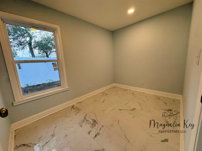 Photo - 403 73rd Ave N