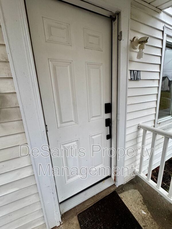 Photo - 474 Stang Ave