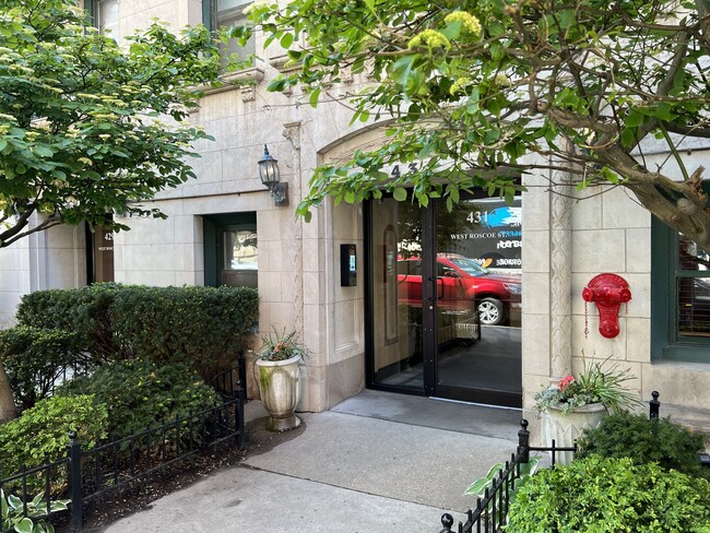 Photo - 431 W. Roscoe
