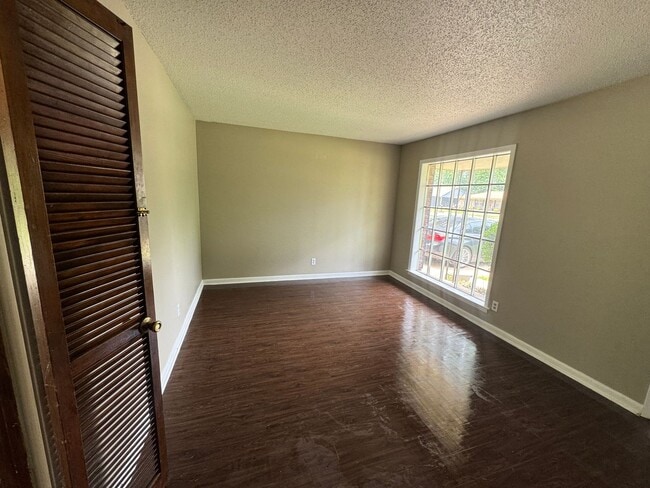 Photo - Charming 3-Bedroom Home in Memphis Comfort & Convenience Await!