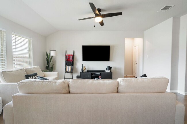 Photo - 2316 Wisterwood Ln