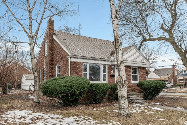 Building Photo - 18900 Edgefield St Rental