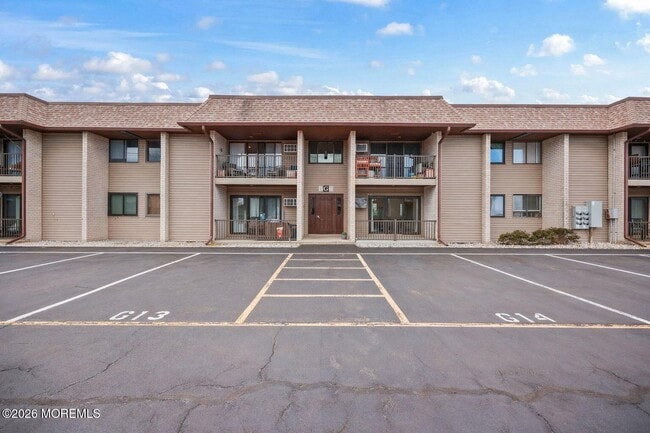 Building Photo - 330 Shore Dr Unit G6