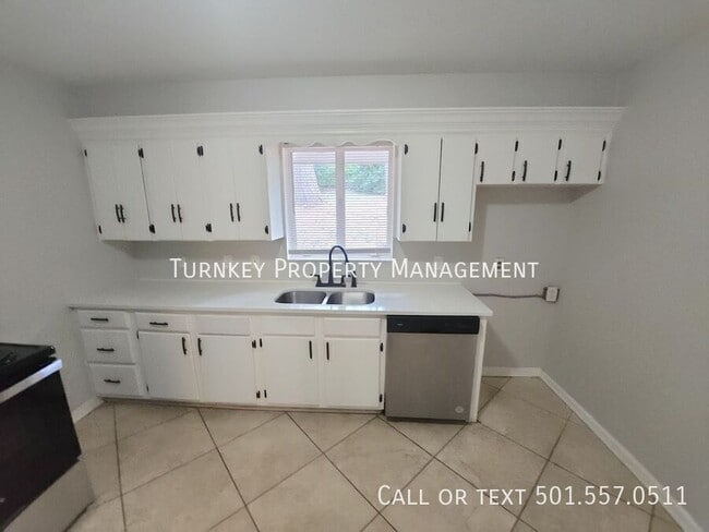 Photo - 15 Woodcliff Cir
