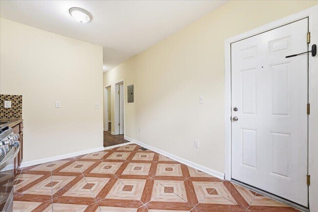 Photo - 68 Lexington Ave Unit 1