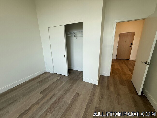 Photo - 1079 Commonwealth Ave Unidad 209