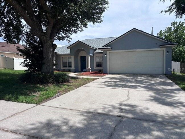 Building Photo - 1004 Chateau Cir