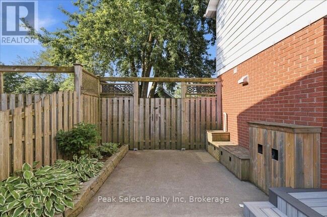 Photo - 191 Maple Ave