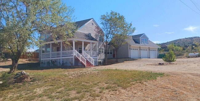 Spacious Home by Carson River - Spacious Home by Carson River