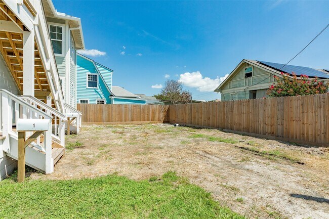 Photo - 3228 Avenue R