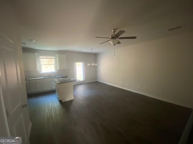 Photo - 1070 Honeysuckle St