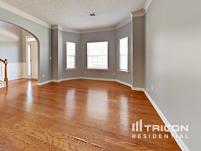 Photo - 381 Sunderland Way