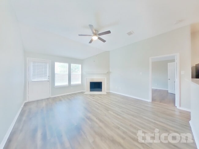 Photo - 2000 Natchez Dr