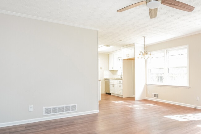 Photo - 4136 Moore Rd