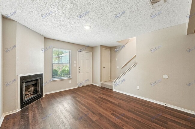 Photo - 210 Rolston Rd