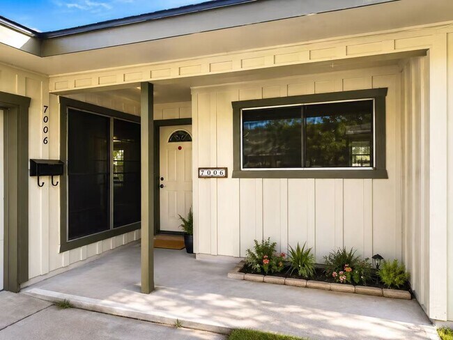 Photo - 7006 Sharpview Dr