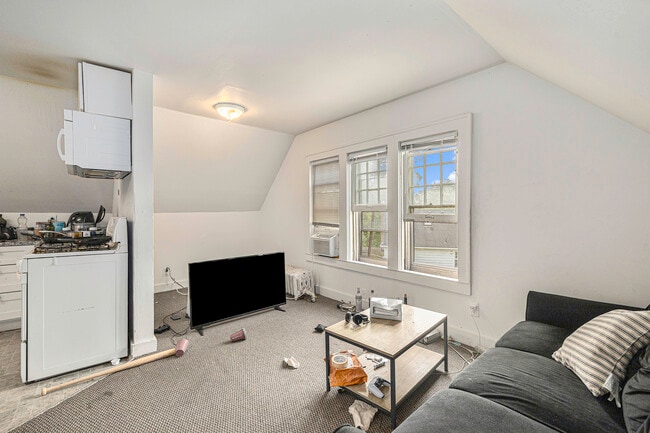 1014 Vaughn St Unit 2
