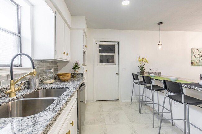 Photo - 1593-1595 W. Gastel Circle Unit 1595