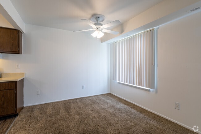 Dining Room - Aspen Creek Apartments