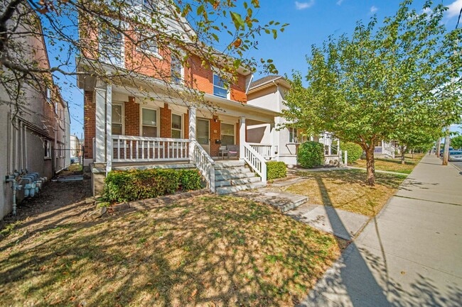 Photo - Massive 10 Bedroom Newly Renovated House P...