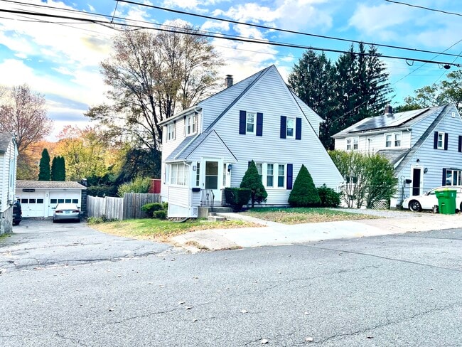 Photo - 55 Bronx Ave