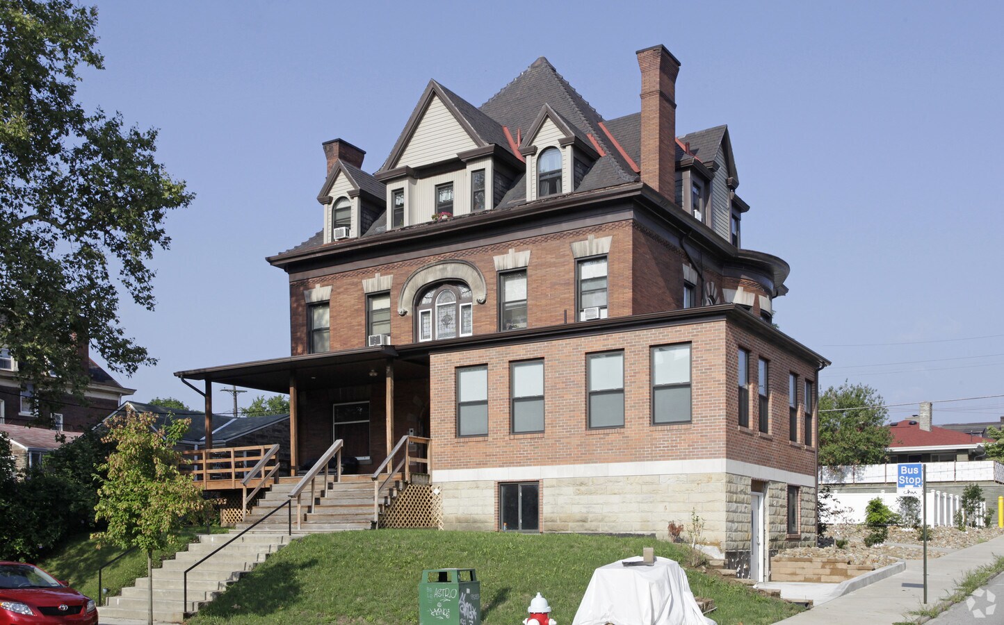 Photo - 304 S Graham St