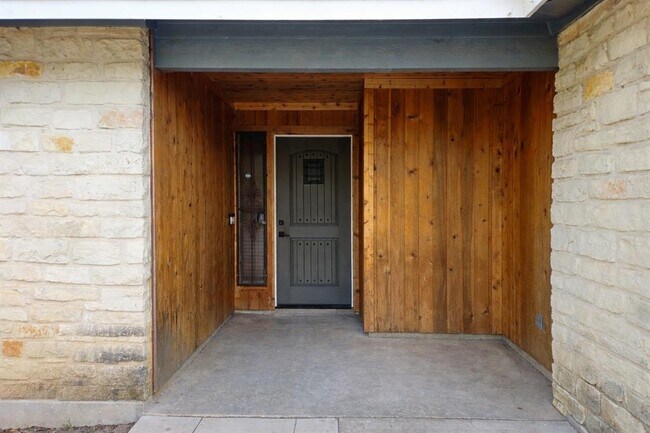 Photo - 6901 Shannon Dr