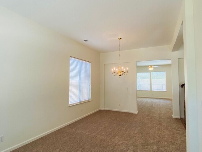 Photo - $2,795 Peach & Alluvial, Pool + Clovis Trail Access | W. Fallbrook Ave, Clovis
