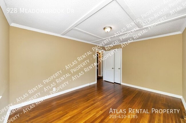 Photo - 928 Meadowbrook Dr