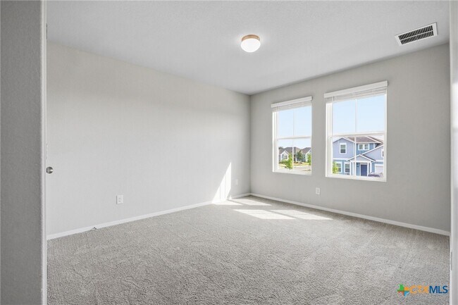 Photo - 251 Chesterfield Dr