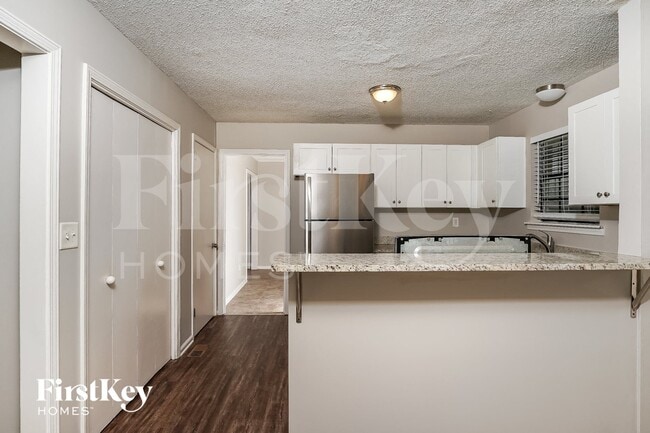 Photo - 1731 Tudor Dr