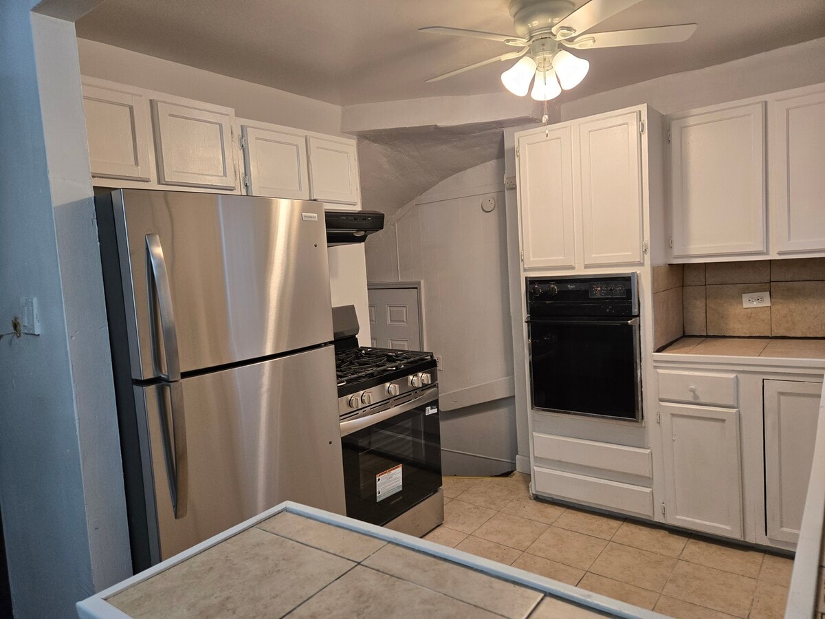 Photo - 16037 Halsted St