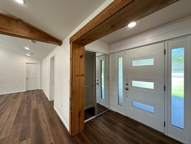 Photo - 865 N Ulmer St