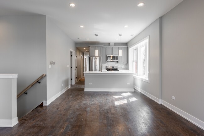 Photo - 3136 N Oakley Ave Unit 3