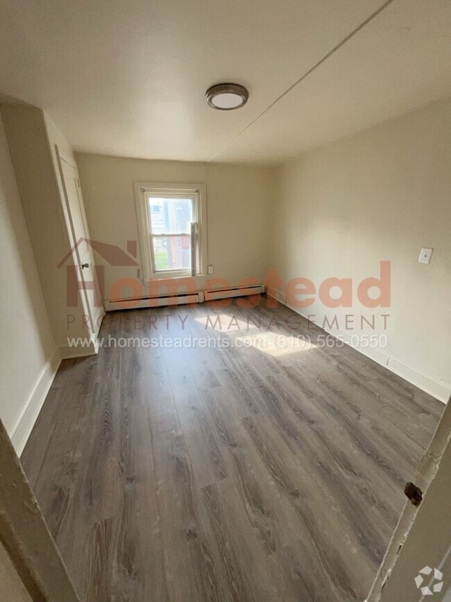 Building Photo - 1039 Powell St Unit 3 Rental