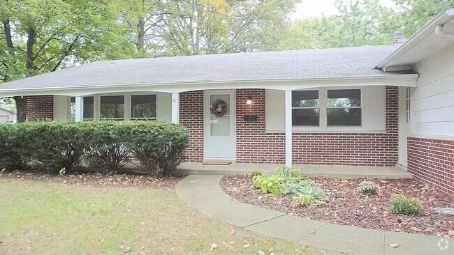 Building Photo - 4111 Woodstock Dr Rental