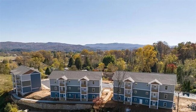 Building Photo - 95 Maple Grove Ln