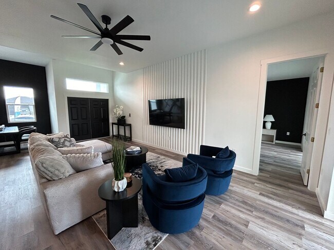 Photo - 328 NW 6th Ave