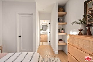 Photo - 2565 Veteran Ave